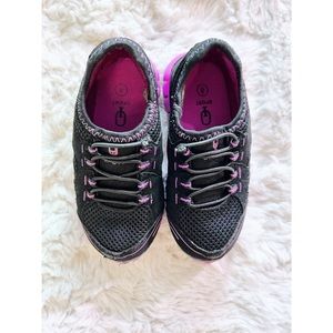 Moving Sale QI Sports Girls Toddler Sneakers Size 8 Walkers Slip On No Laces GUC